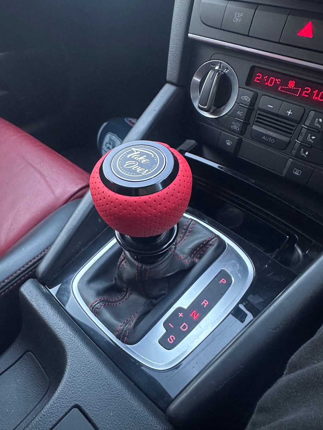 Customer photo review of Leyo Red Nappa DSG Shift Knob (Blk Anodized)