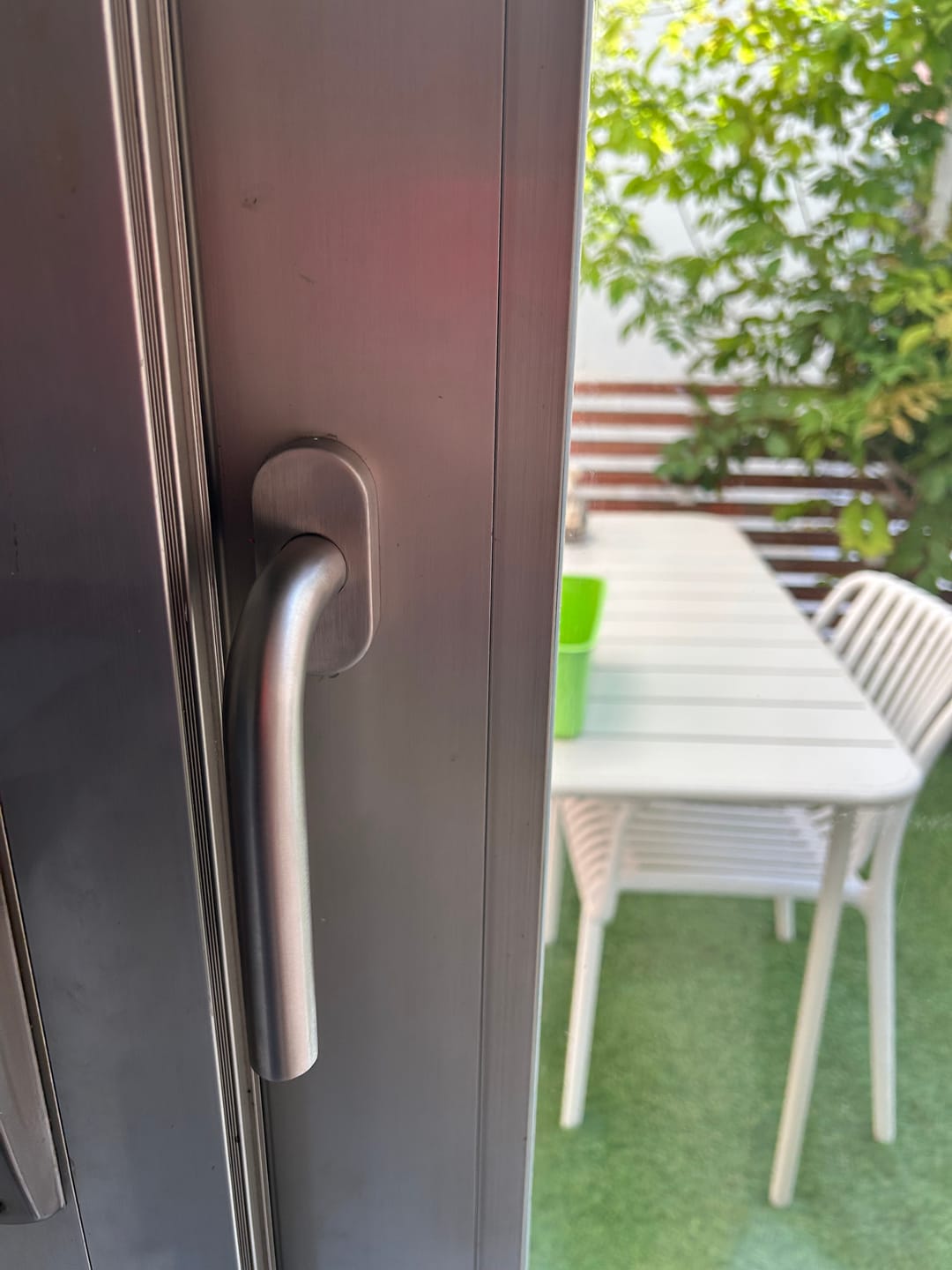 Customer photo review of Manilla curva de acero inoxidable de 3 posiciones con roseta ovalada ideal para ventanas