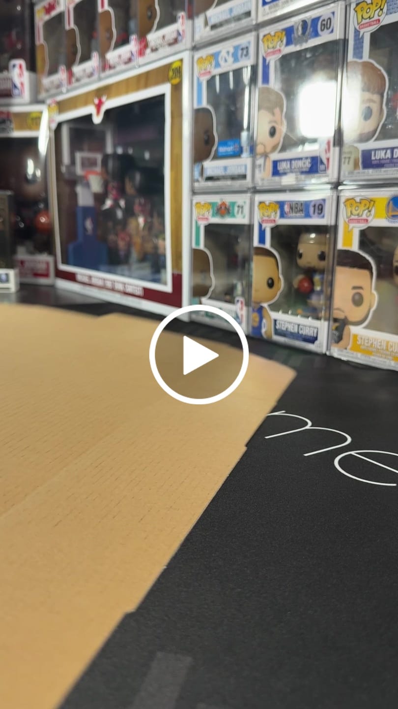 Customer video review of 220 x 160 x 77mm White Die cut Mailing Box ECO Friendly B64