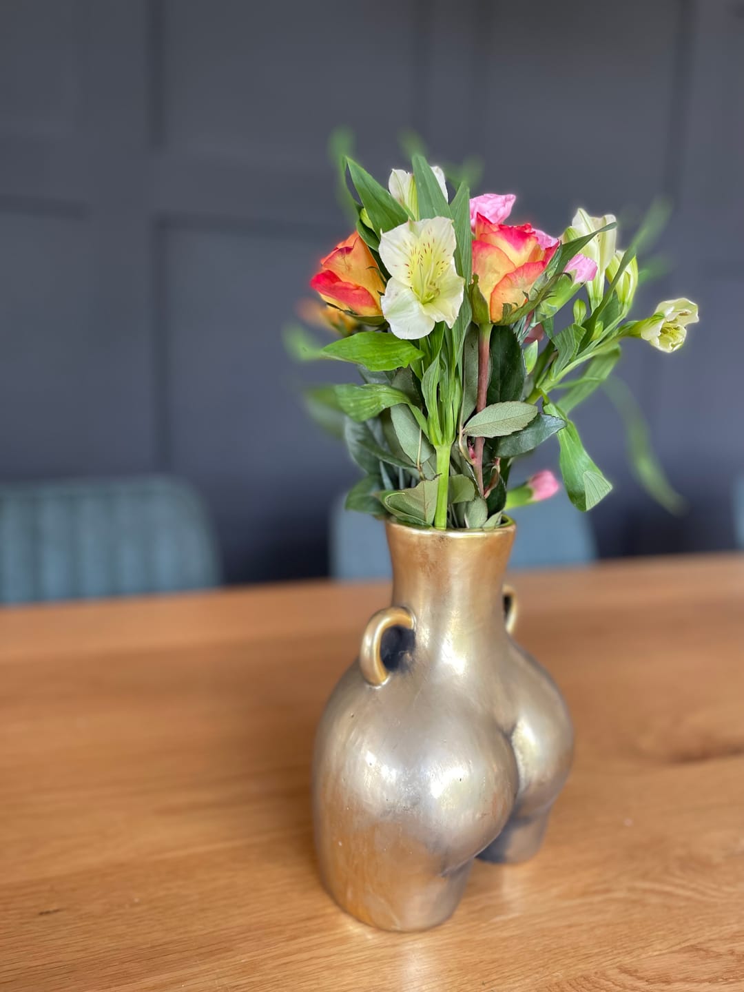 Customer photo review of Beautiful Body Vase - Antiqued Gold Effect