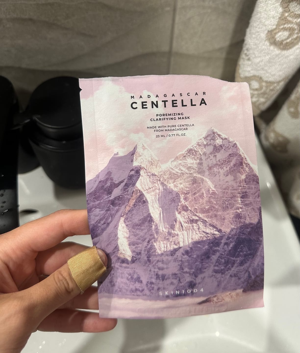 Customer photo review of Auduma maska poru sašaurināšanai SKIN1004 Madagascar Centella Poremizing Clarifying Mask