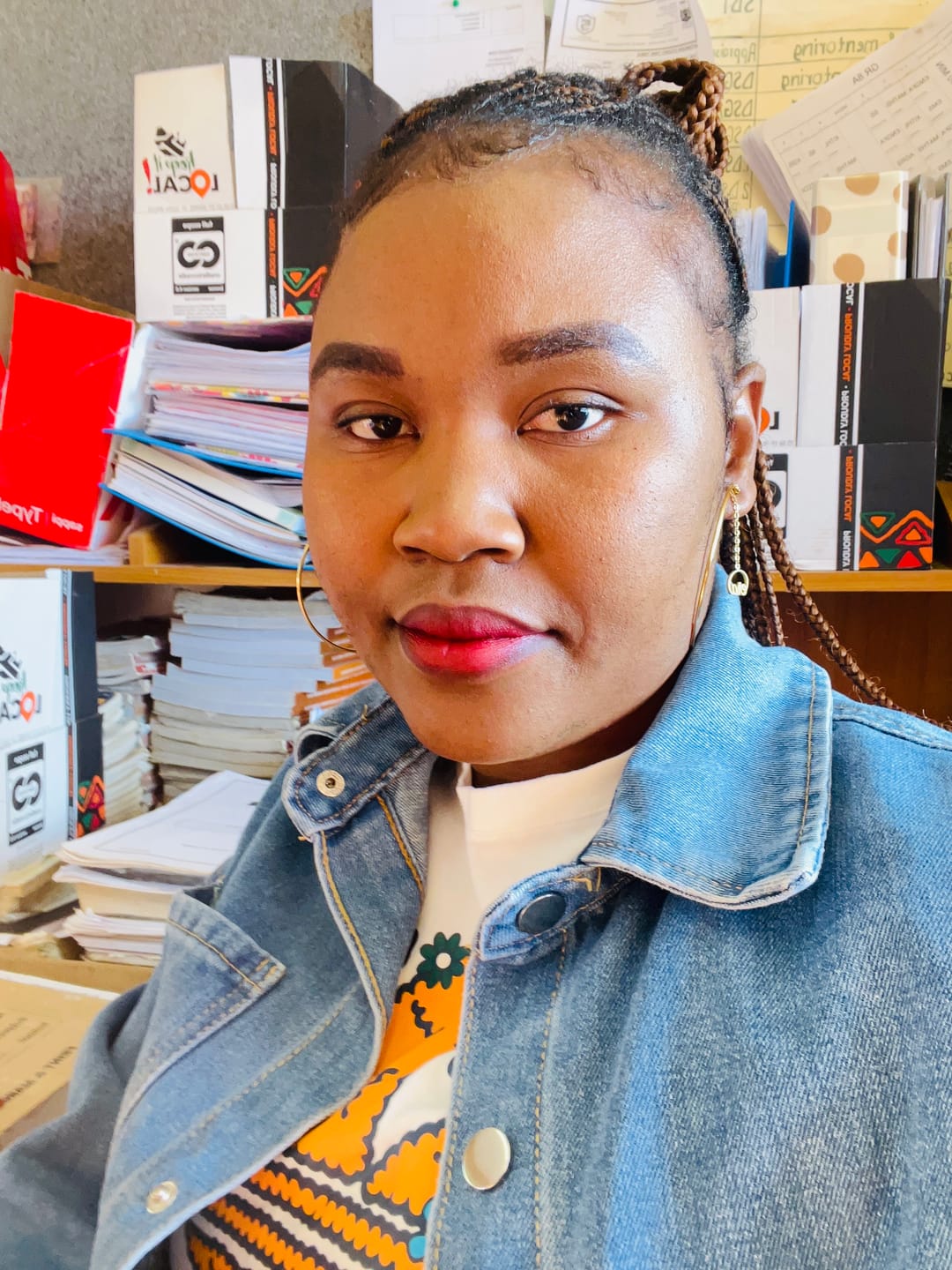 Customer photo review of Gold Era Drop Hoops