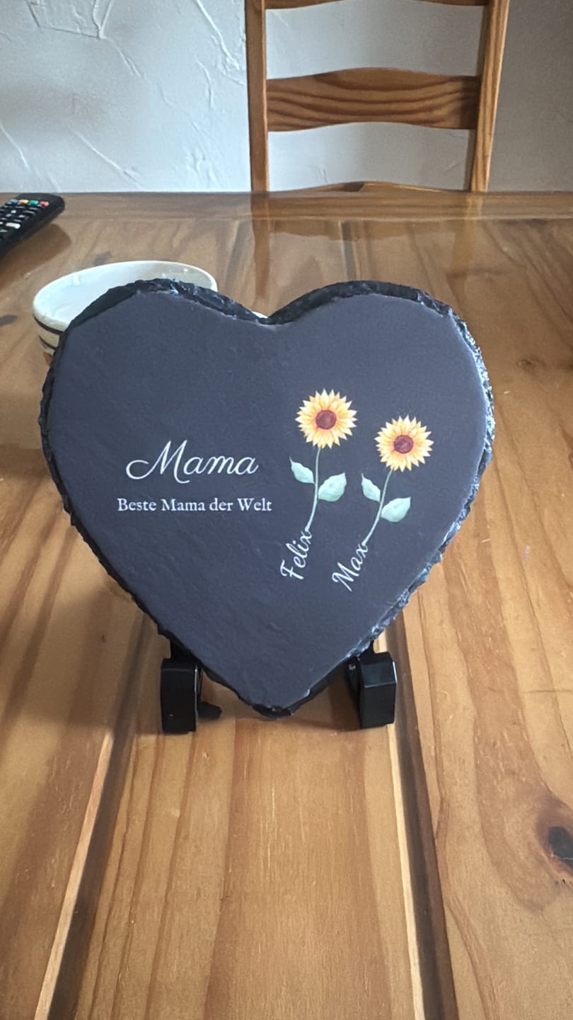 Customer photo review of Mama Geschenk mit Blumen und Namen - Personalisiertes Schieferherz (15x15)