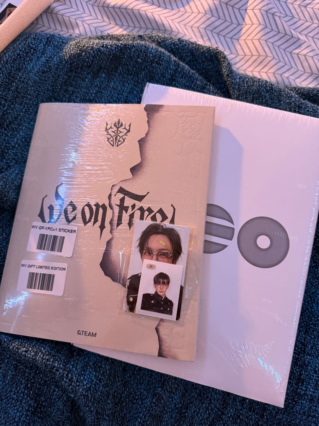 Customer photo review of BTS - ARIRANG 5TH ALBUM LIVING LEGEND VER