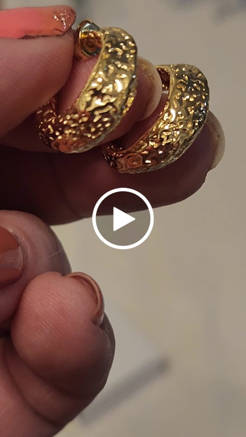Customer video review of Oaklynn 18k White Gold Plated 20mm Semi-Hoop Earrings for Women
