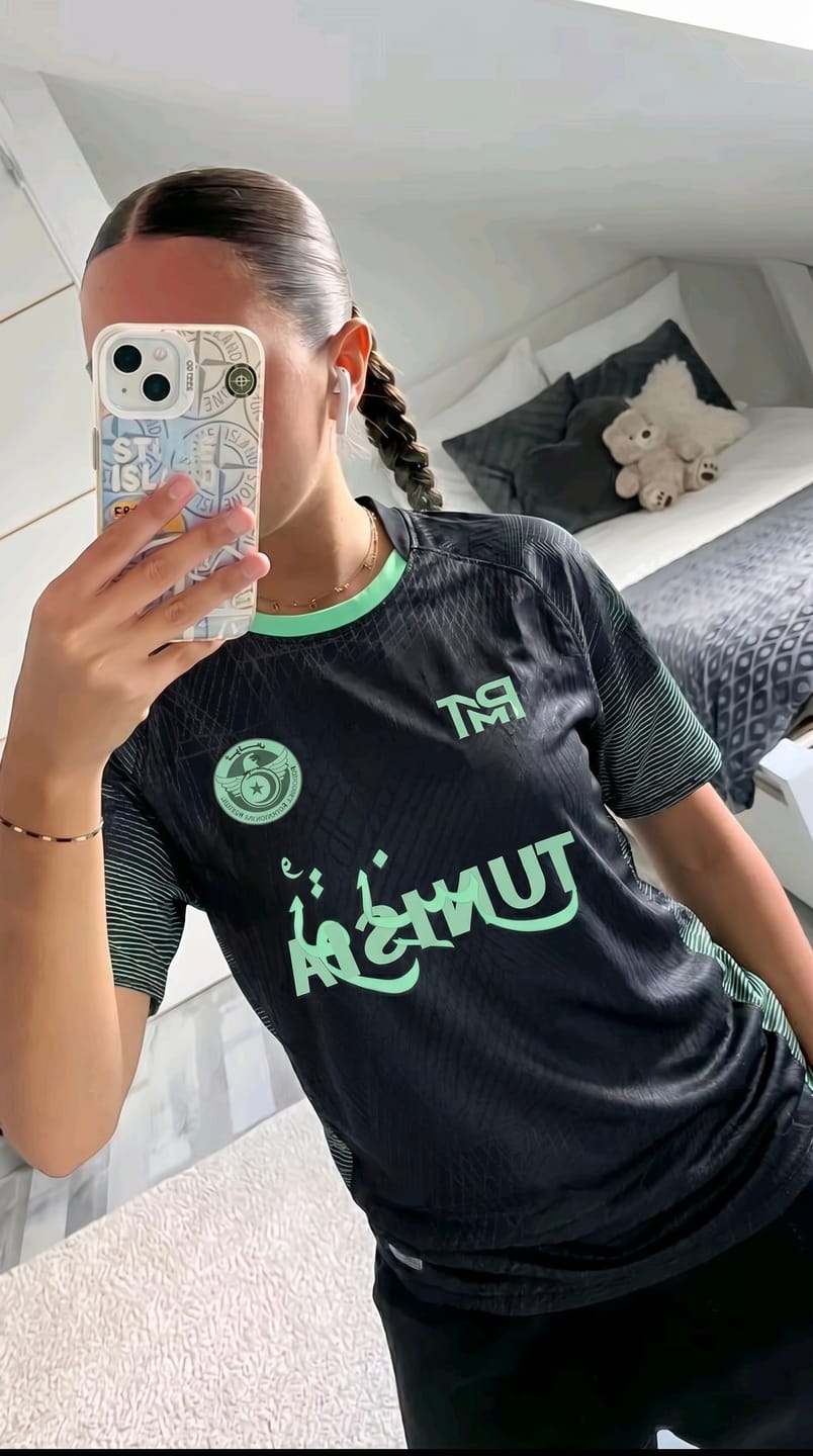 Customer photo review of Tunisia Green