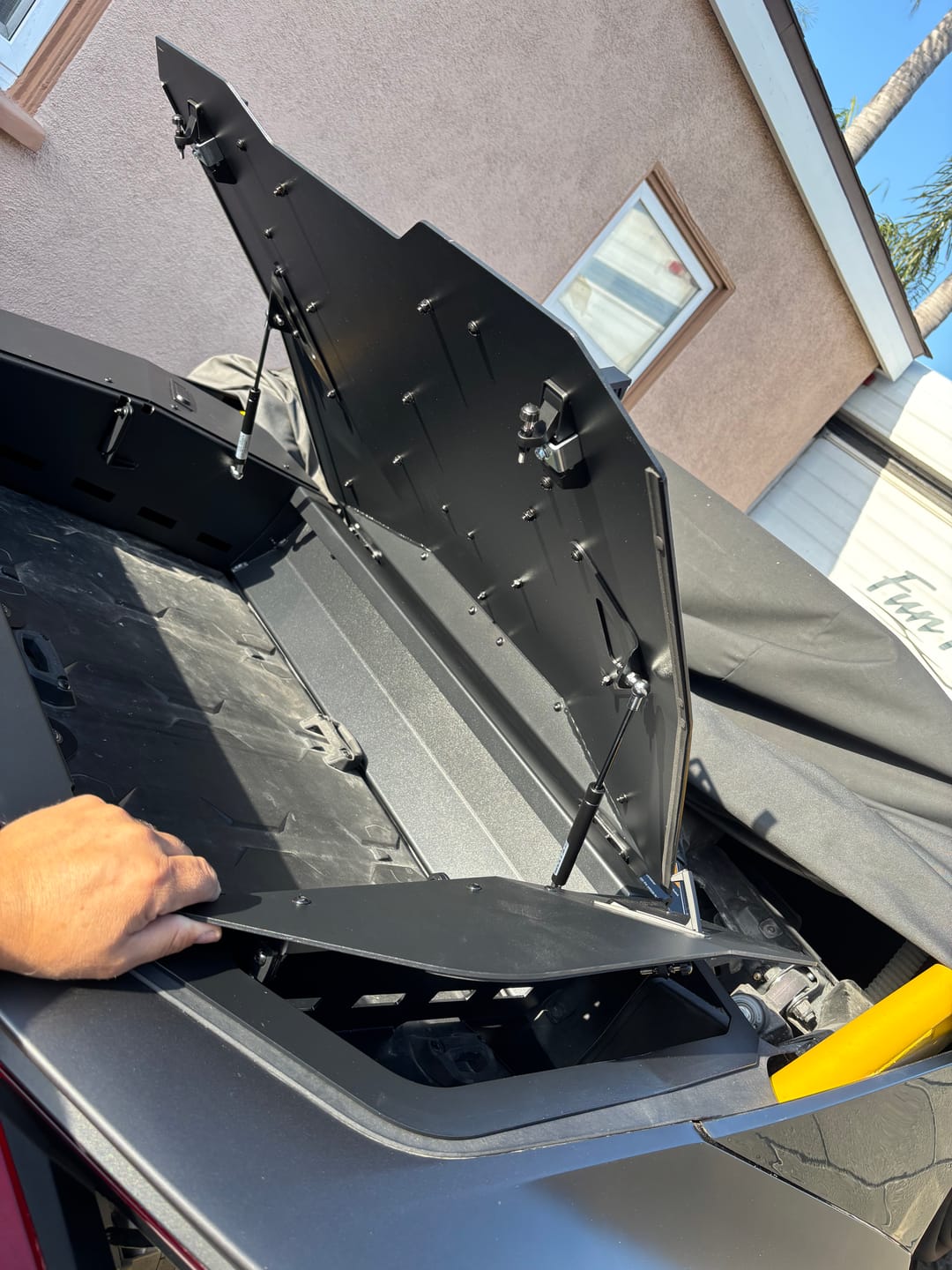 Customer photo review of 2024 + Can-am Maverick R Volt Baja Box