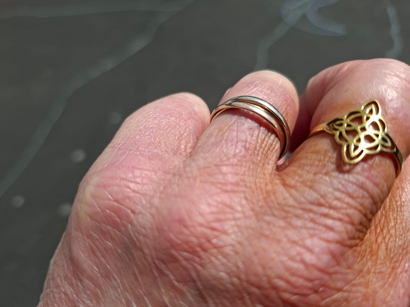 Customer photo review of Bague Ajustable "Protection Éternelle" - Noeud de Sorcière
