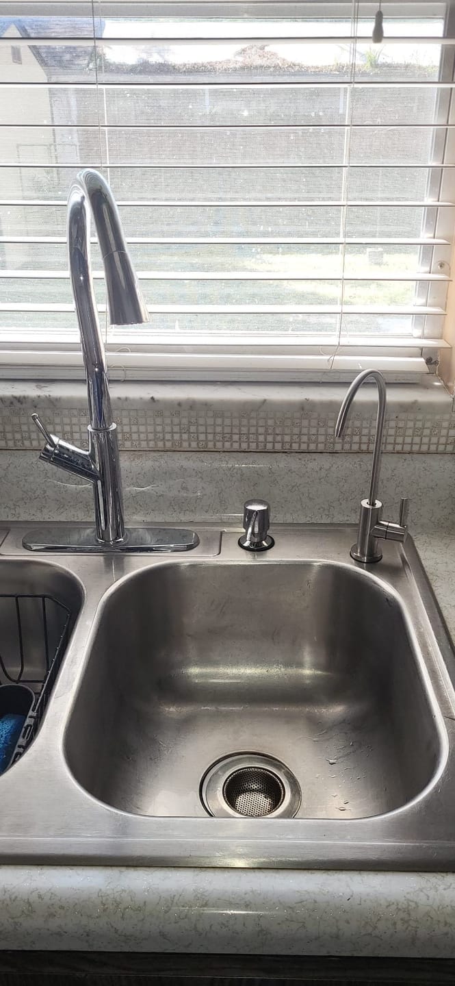 Customer photo review of Frizzlife SW15F Direct Connect Under Sink Water Filter System, Reduces 99.99% Lead, Chlorine, Bad Taste & Odor