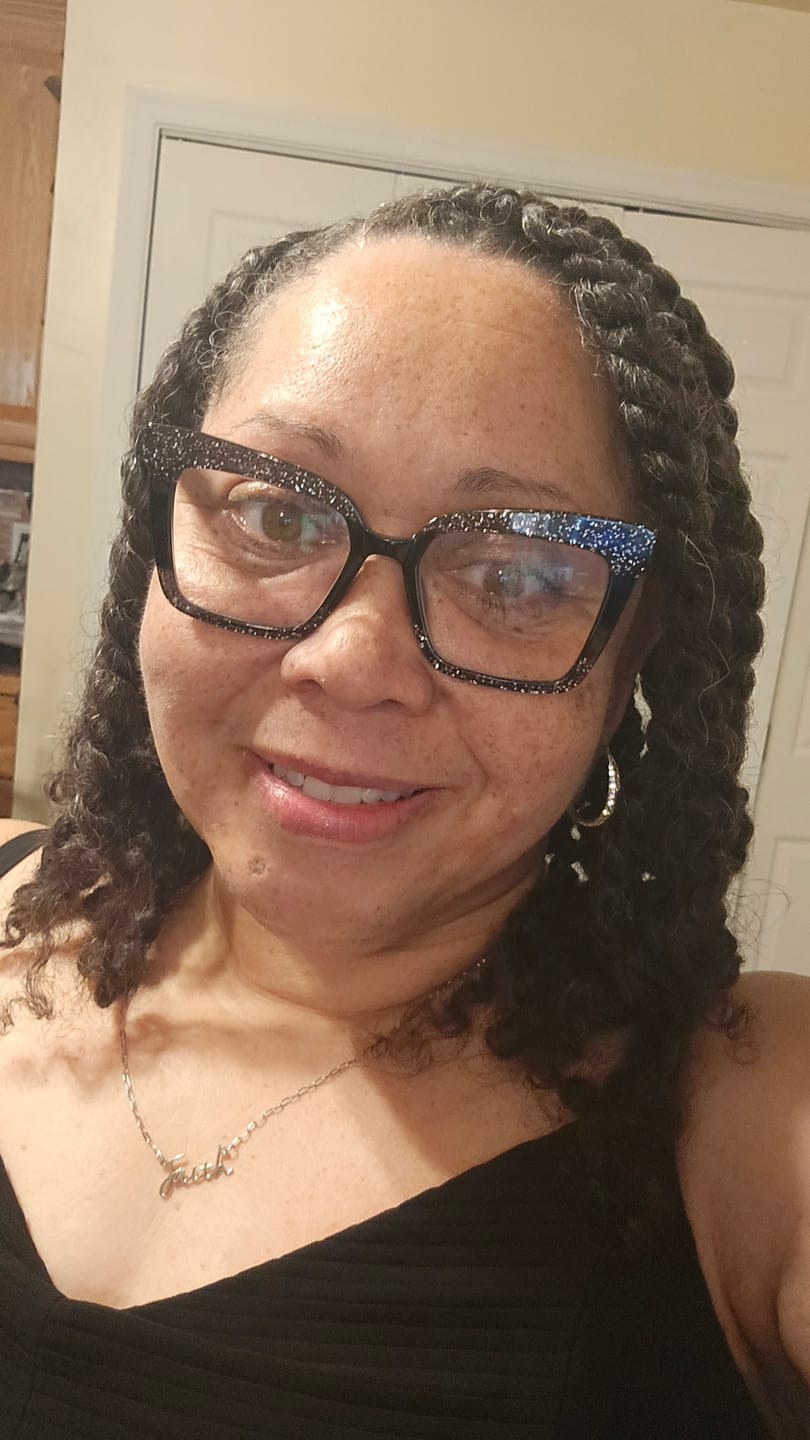 Customer photo review of Areliaa Signature Lipstick