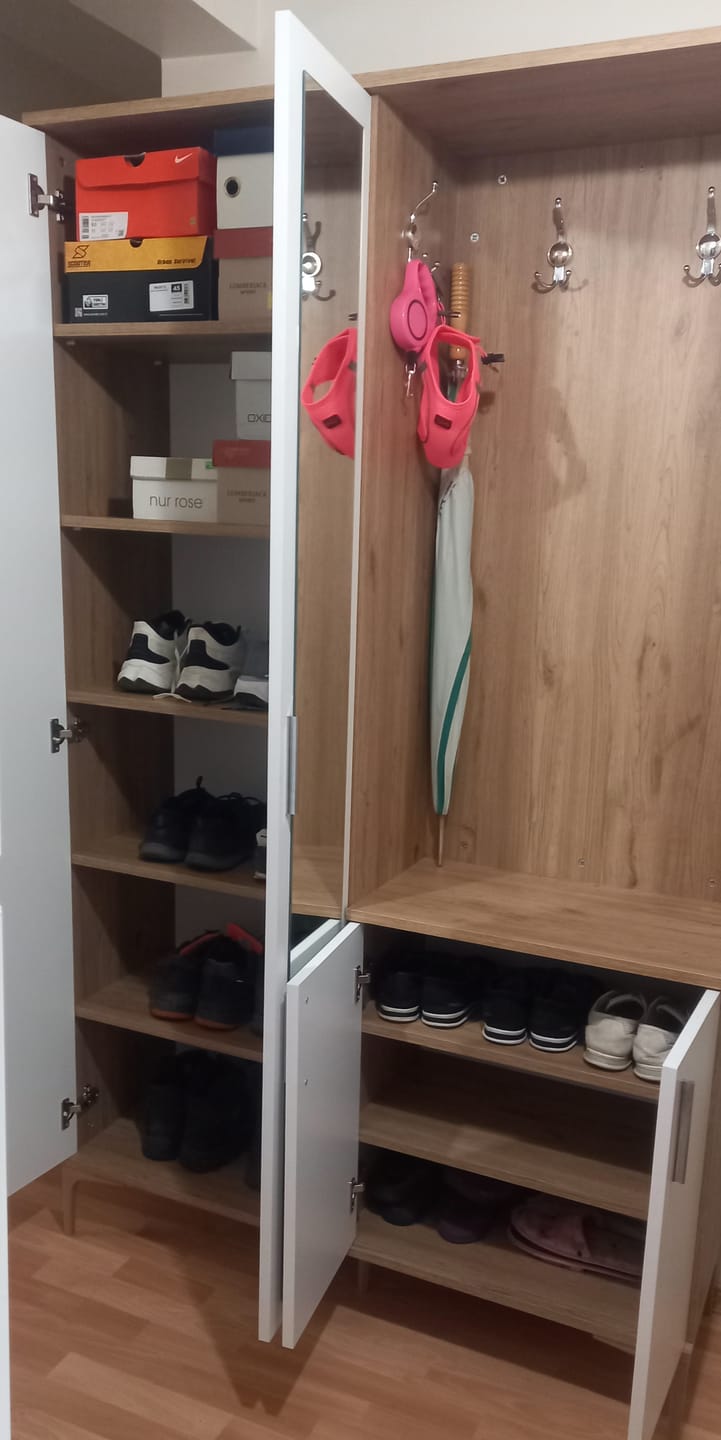 Customer photo review of Rani EA147 Modern Portmanto 4 Kapaklı Aynalı Raflı Askılı Ayakkabılık Vestiyer Sepet Ceviz - Beyaz