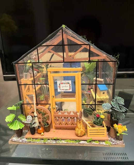 Customer photo review of Miniature House - Cathy's Flower House