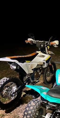 Customer photo review of Custom Seat Cover: 2025 Husqvarna FE350