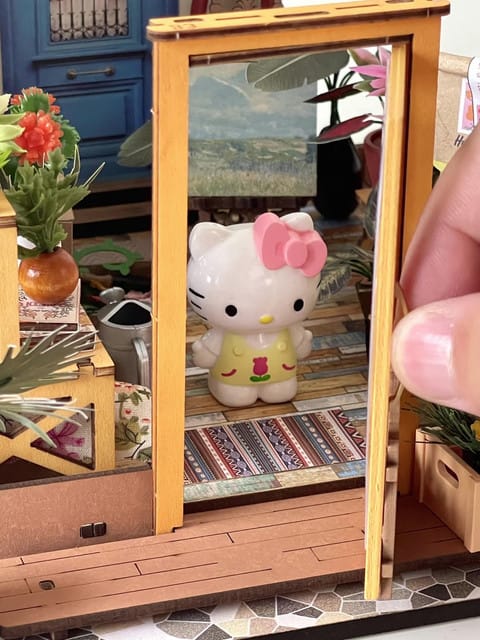 Customer photo review of Miniature House - Cathy's Flower House