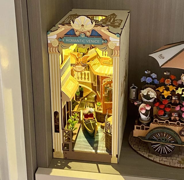 Customer photo review of DIY Book Nook kit - Romantic Venice