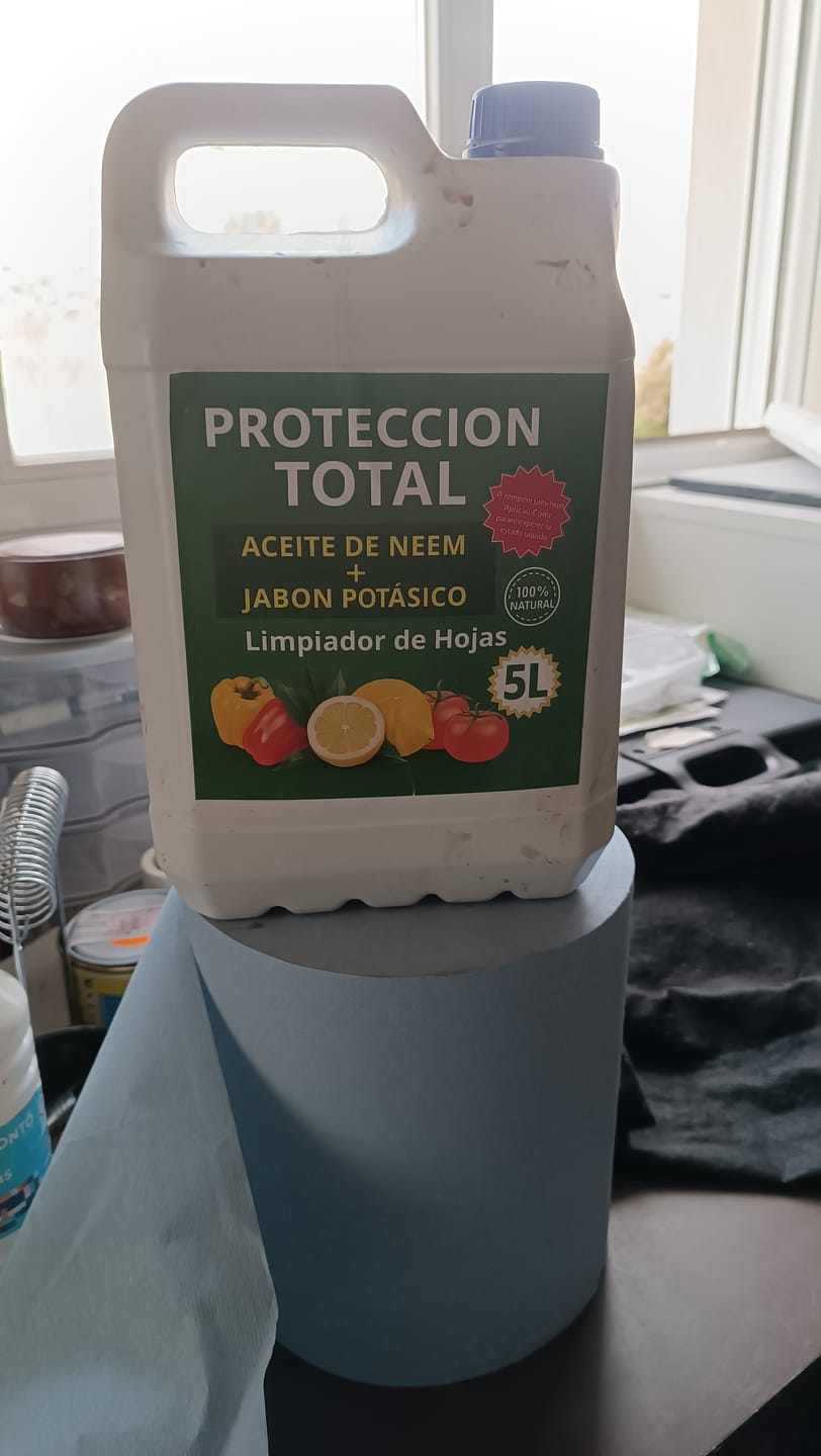 Customer photo review of FERTIBONO PROTECCIÓN TOTAL | Solución Multiusos Natural para Plantas |5 l| Jabón Potásico + Aceite de Neem | Ideal para Huertos y Jardines