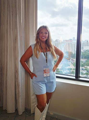 Customer photo review of SSYS Jules Trouser Shorts In Light Blue