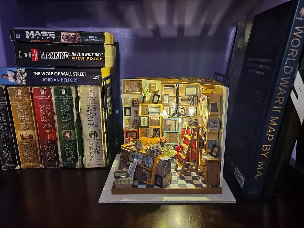 Customer photo review of Miniature House - Sam's Study