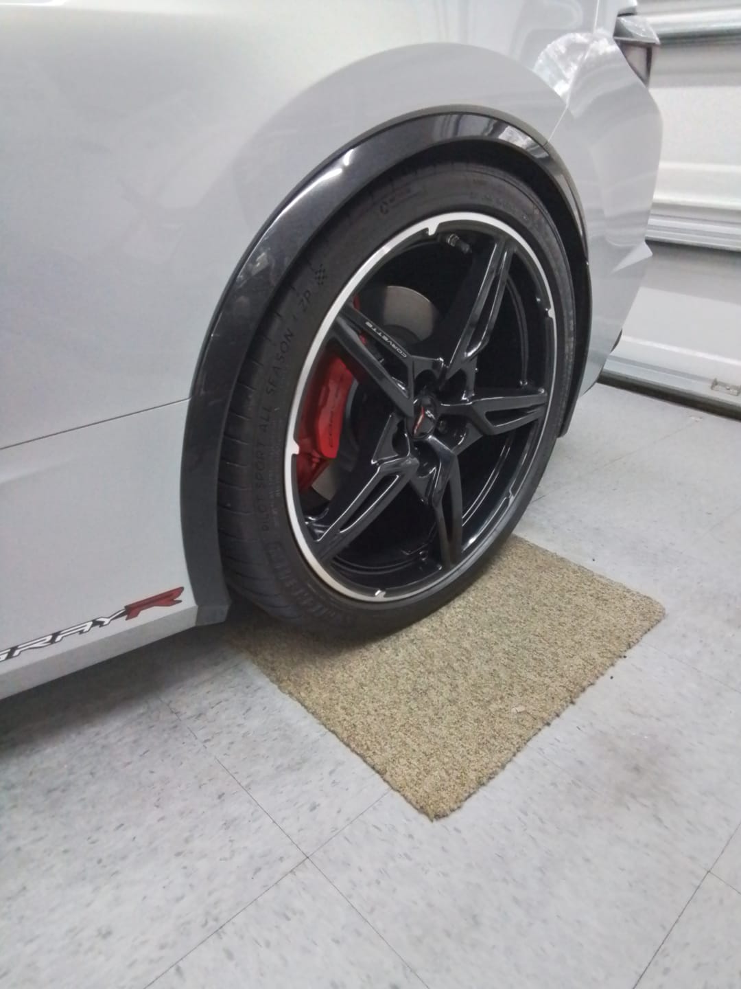 Customer photo review of Chevrolet Corvette C8 DRY CARBON FIBER Side Wheel Fender