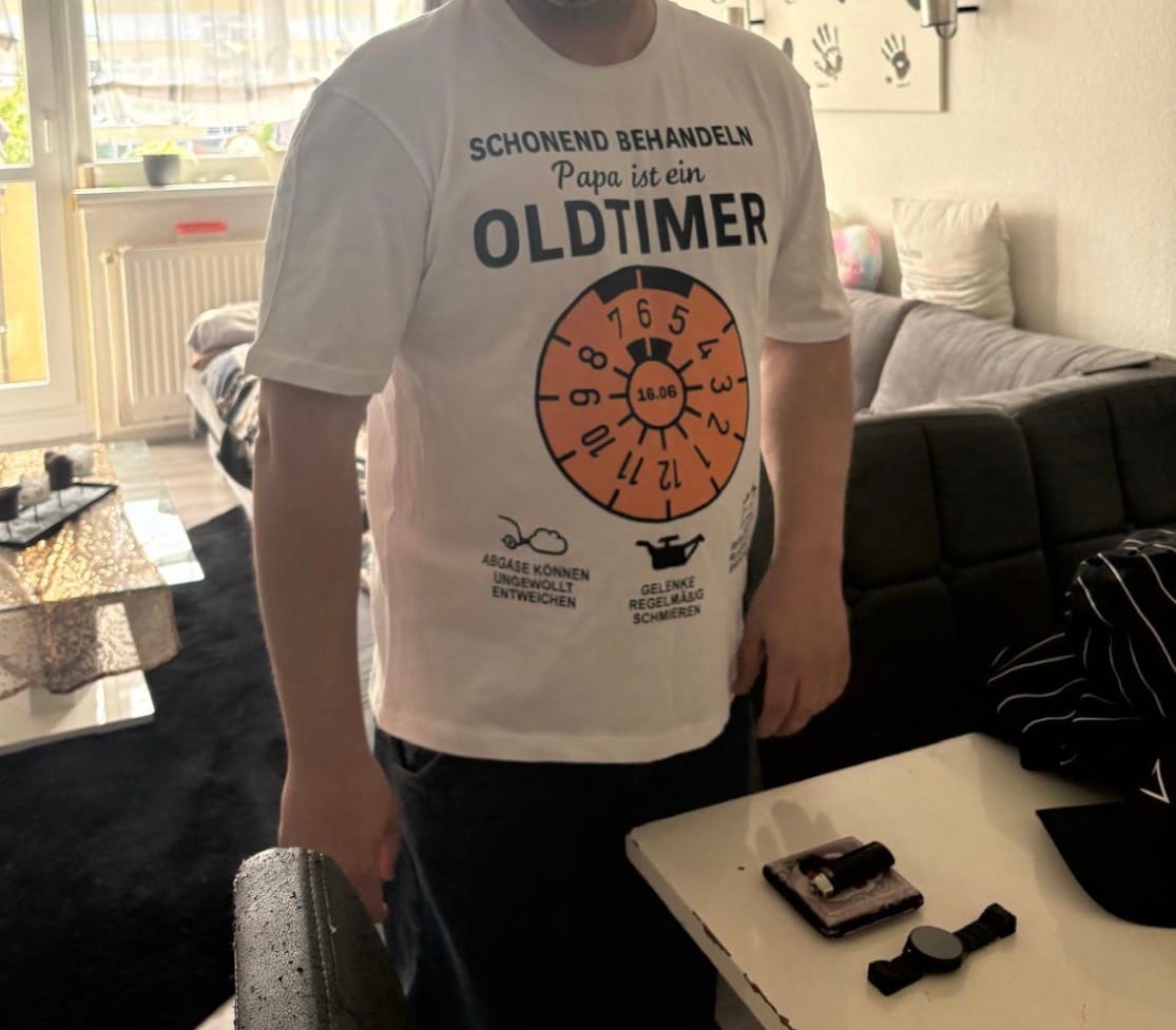 Customer photo review of OLDTIMER - Personalisierbares Shirt