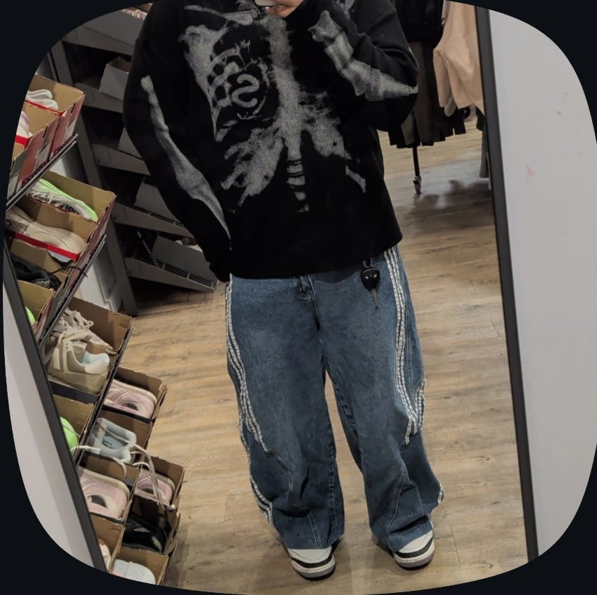 Customer photo review of Skeleton Graphic Waffle Sweatshirt - 2495