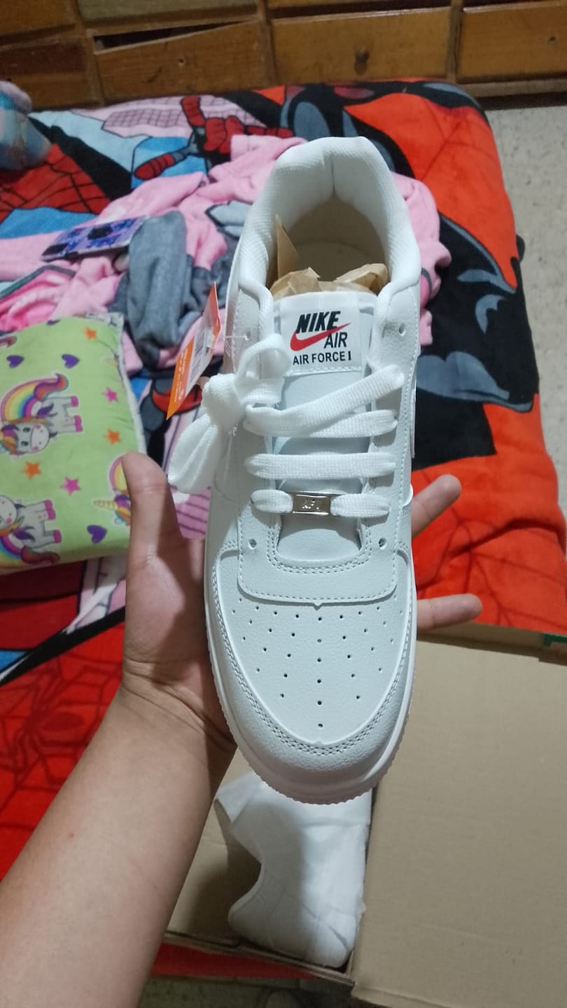 Customer photo review of Paq 6 Pares Tenis 270 Blanco Total 25/28.5