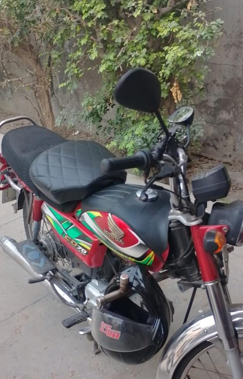 Customer photo review of Bike Seat Cushion - Universal Size (CC 70/100/110/125/150) Honda/Suzuki/ Yamaha/CHINA/EVEs