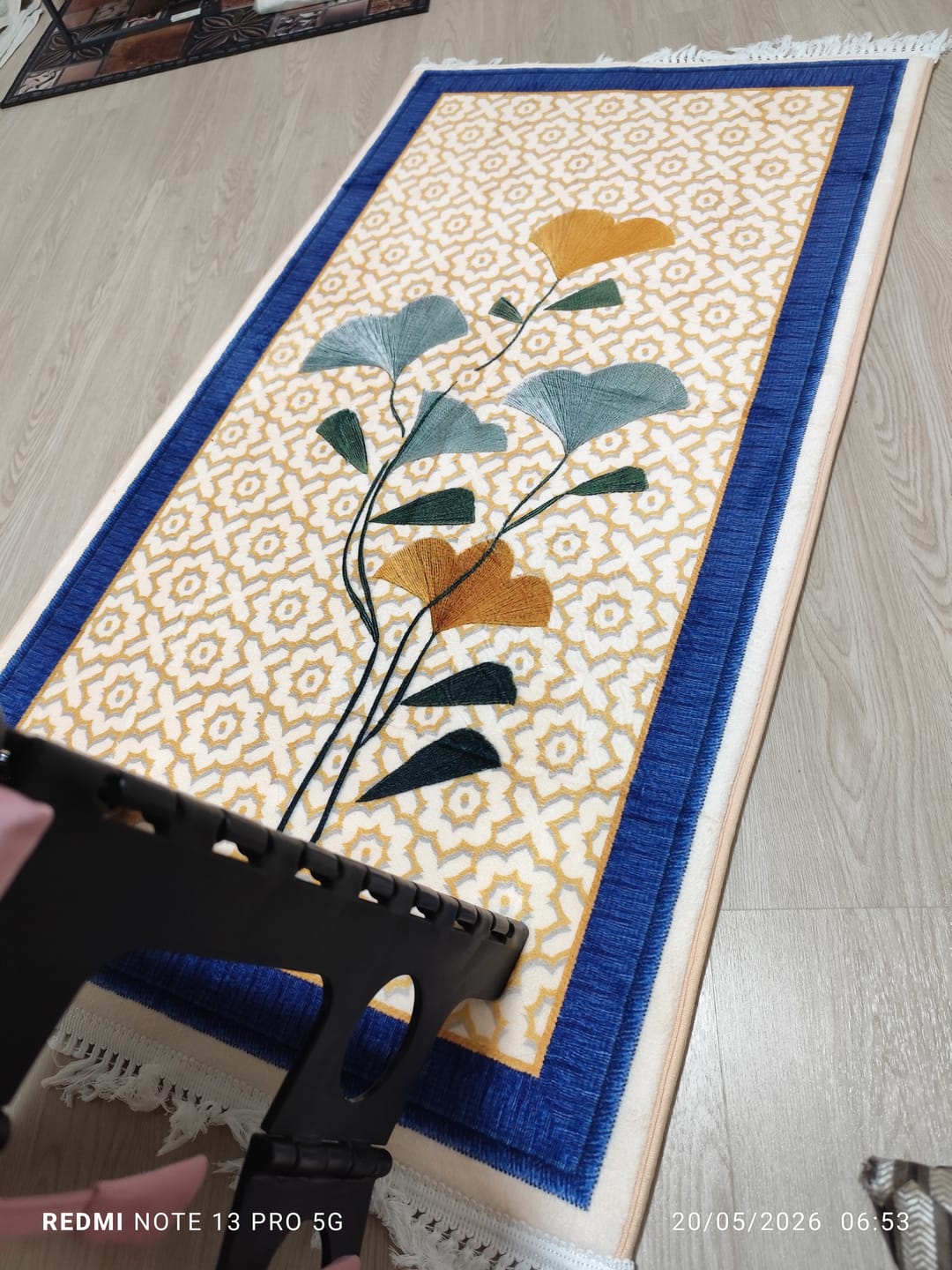 Customer photo review of Al-Tiraz Padded Prayer Mat