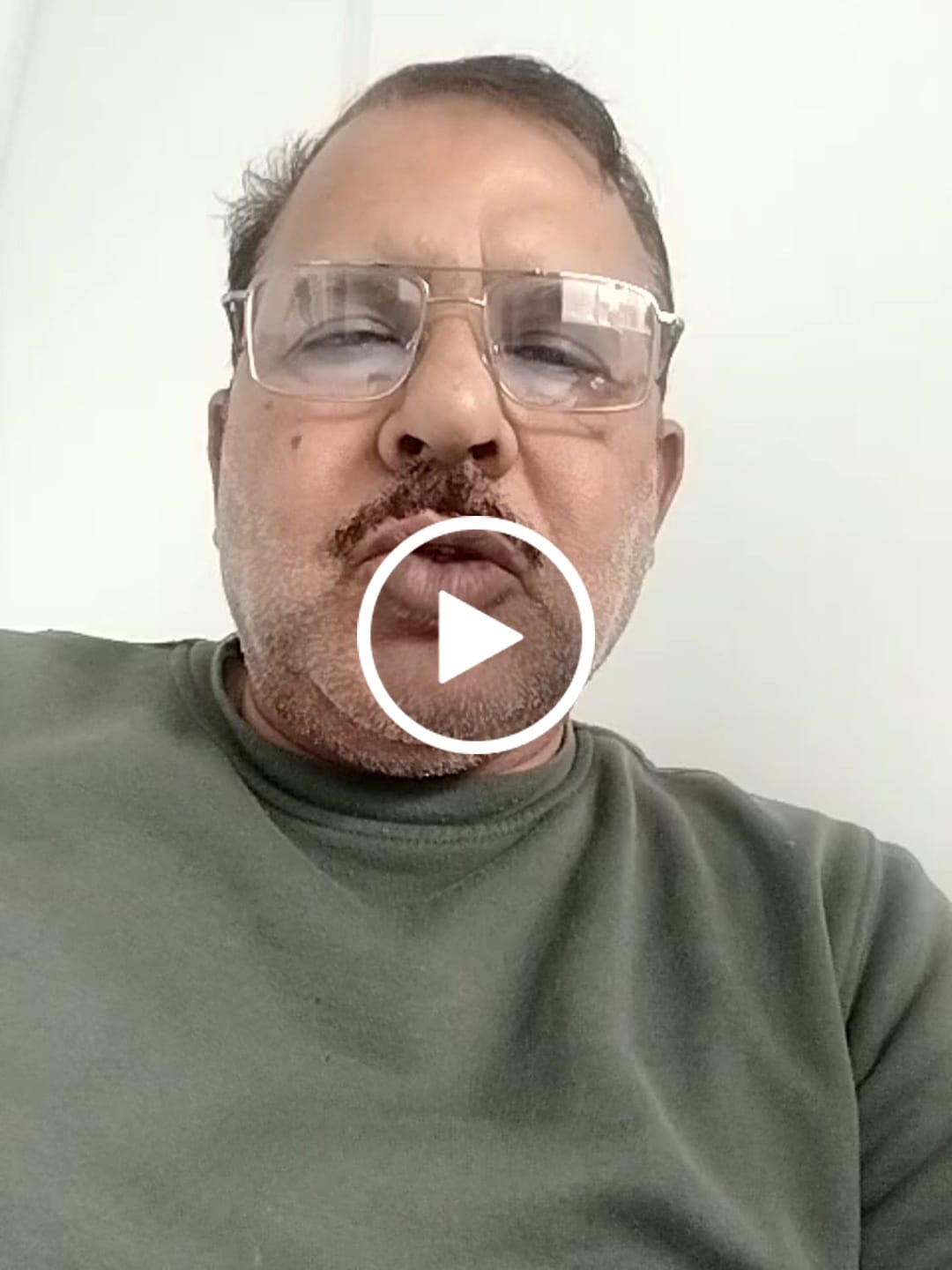 Customer video review of Pocket SIze Folding Umbrella - Random Color