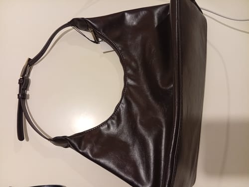Reseña con foto de un cliente sobre Cartera De Hombro Herraje Handle