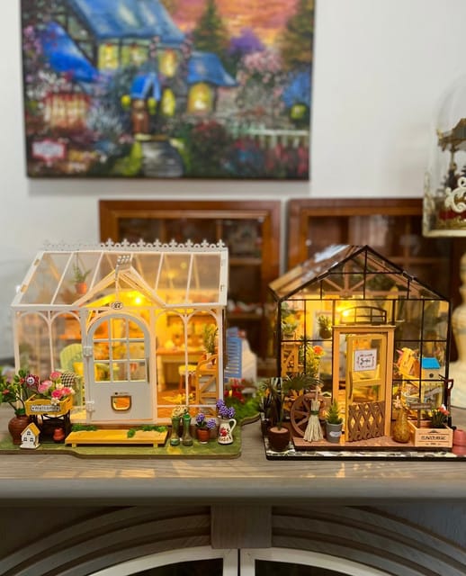 Customer photo review of Miniature House - Cathy's Flower House