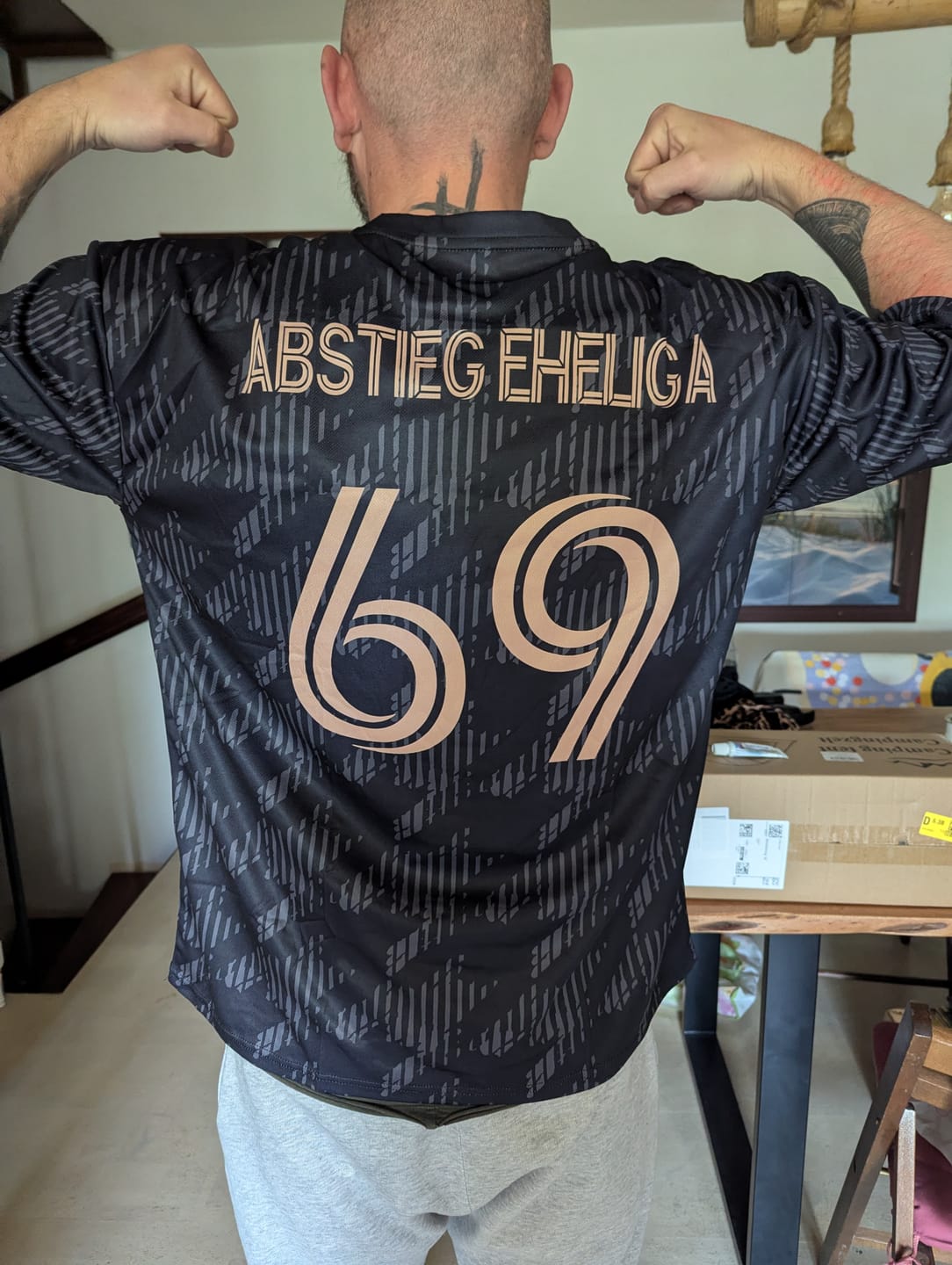 Customer photo review of Benutzerdefinierte Fußballuniform Jersey Kinder Erwachsene Personalisiertes Set Jersey Shirt Schwarz