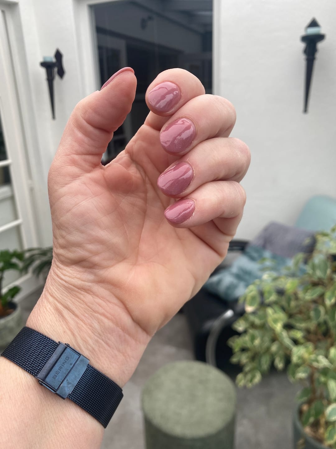 Customer photo review of Auburn Umber Dipping Powder