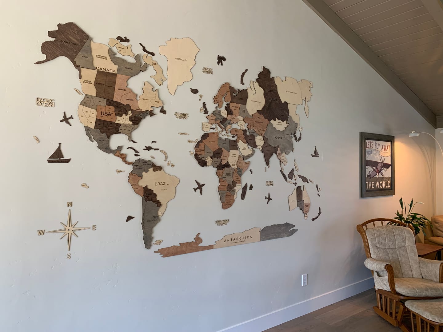 Customer photo review of 3D Wooden World Map Smokey