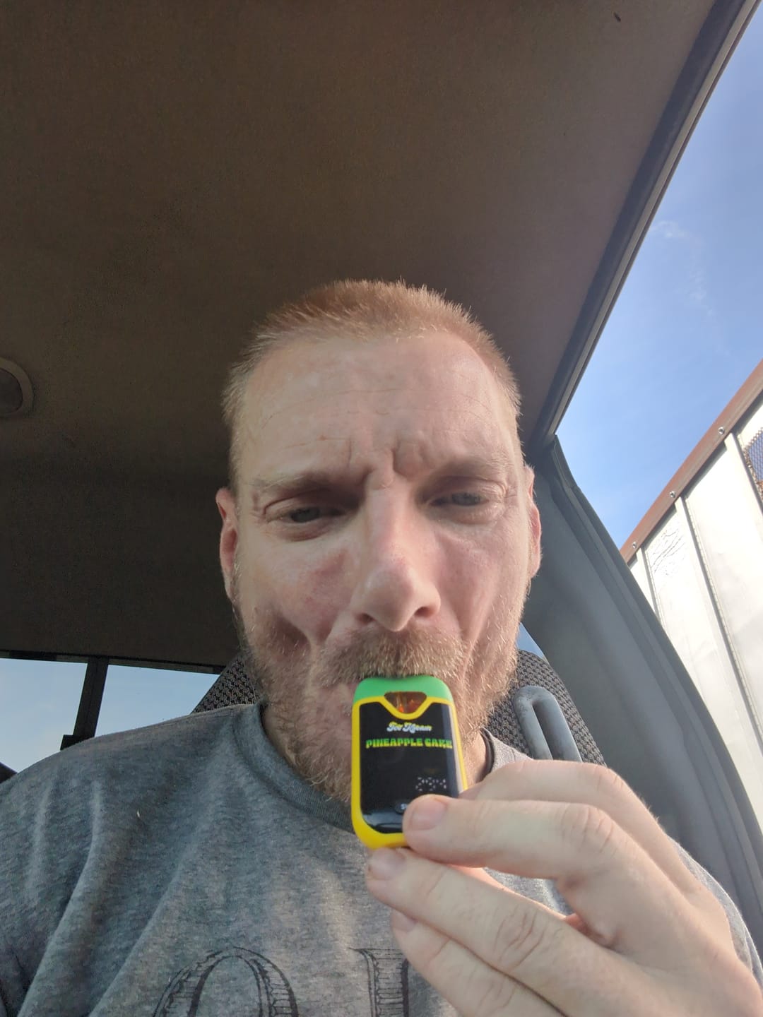 Customer photo review of Pineapple Cake Trio Vape