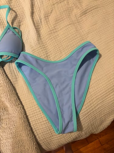 Customer photo review of JESSIE Peri Classic Bikini Bottoms
