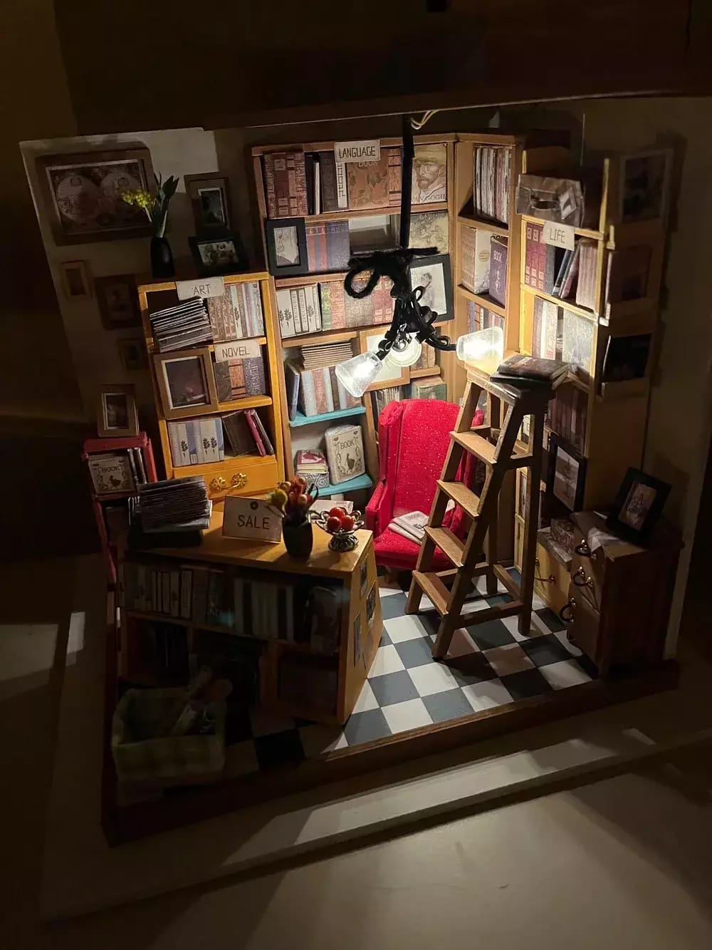 Customer photo review of Miniature House - Sam's Study