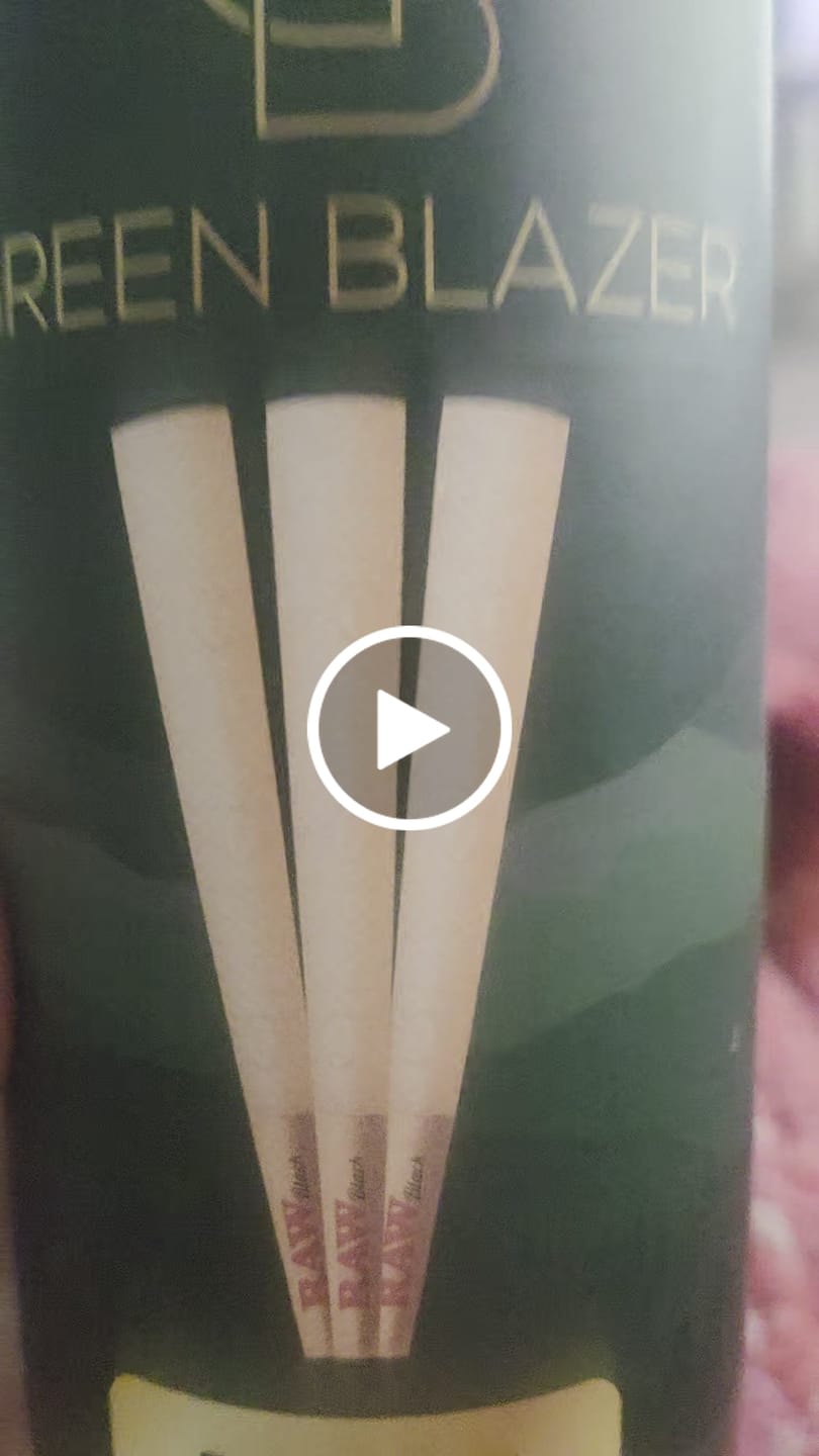 Customer video review of RAW Black King Size Cones