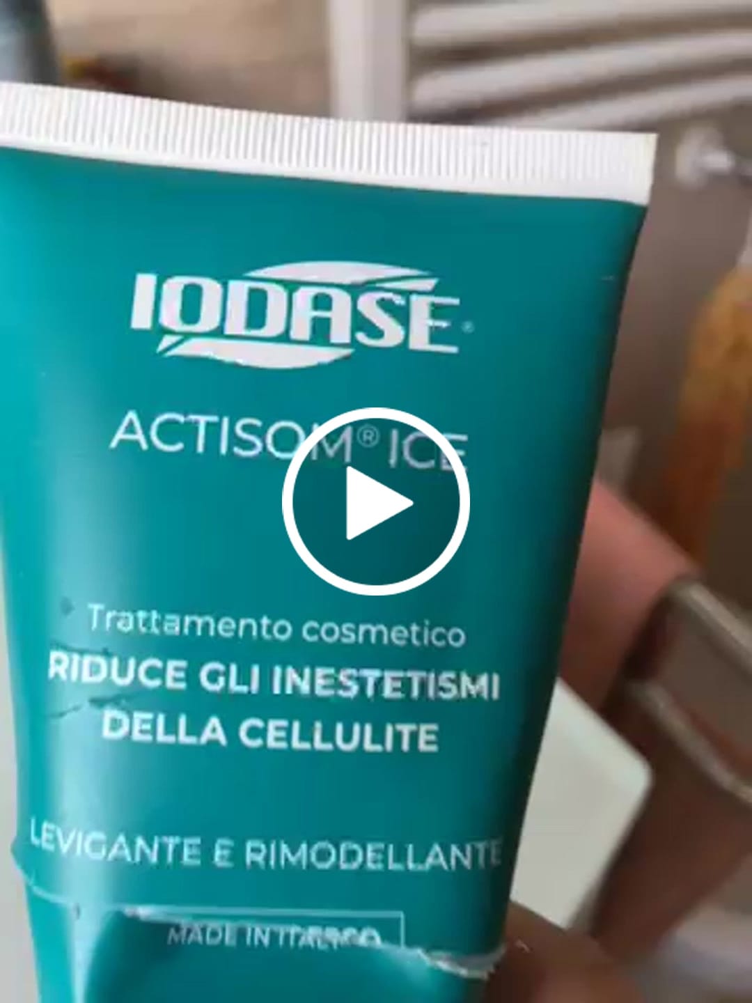 Customer video review of Crema cellulite effetto fresco