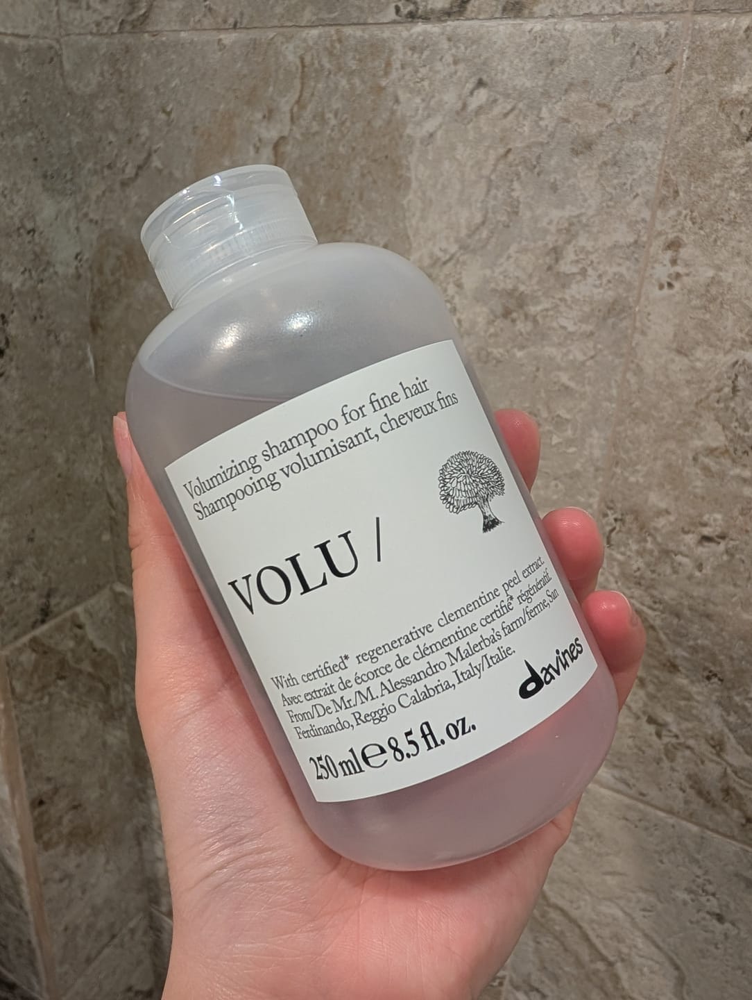 Customer photo review of VOLU Shampoo
