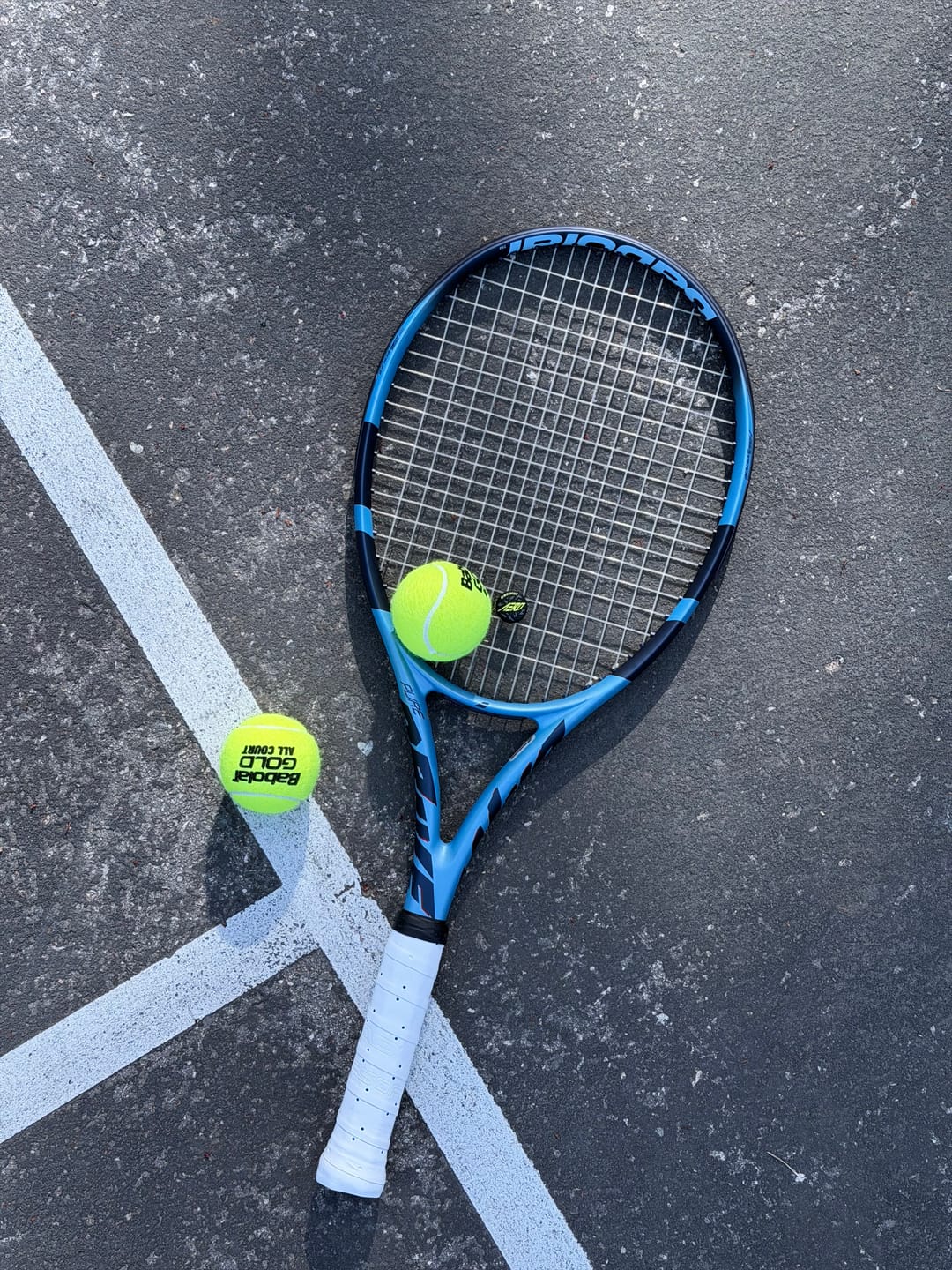 Customer photo review of Babolat Pure Drive (Generation 11) 300G Unstrung Tennis Racket [Blue]