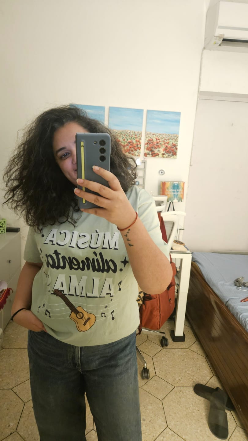 Customer photo review of Music Feeds The Soul Relaxed Fit Unisex T-Shirt