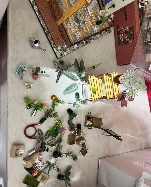 Customer photo review of Miniature House - Cathy's Flower House