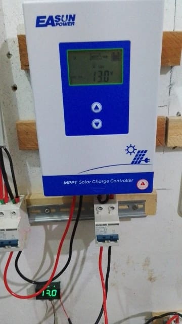 Customer photo review of Easun Power 100A MPPT  Solar Charger Controller PV Input 150VOC