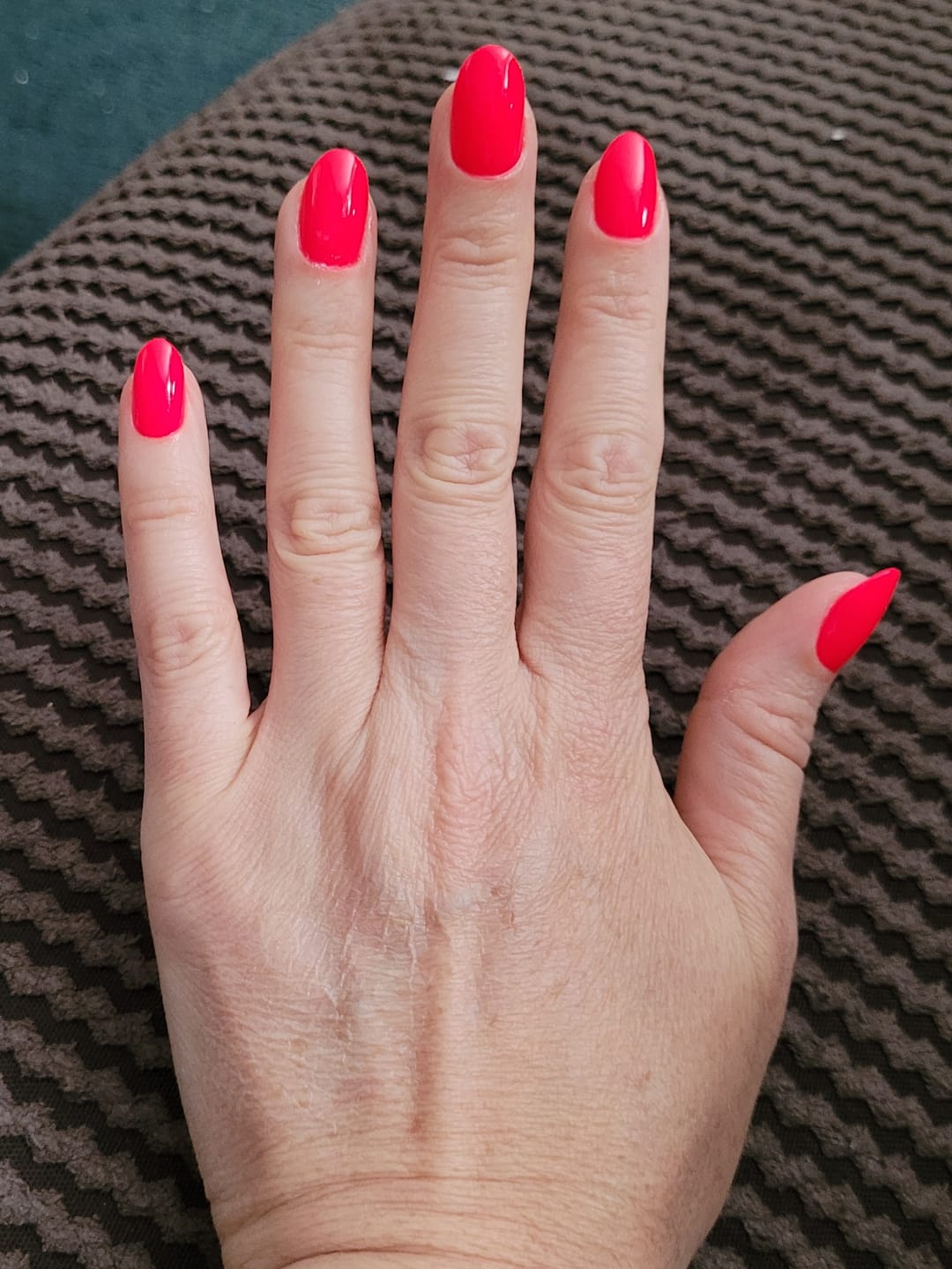Customer photo review of Coral Reef - Press On Nails