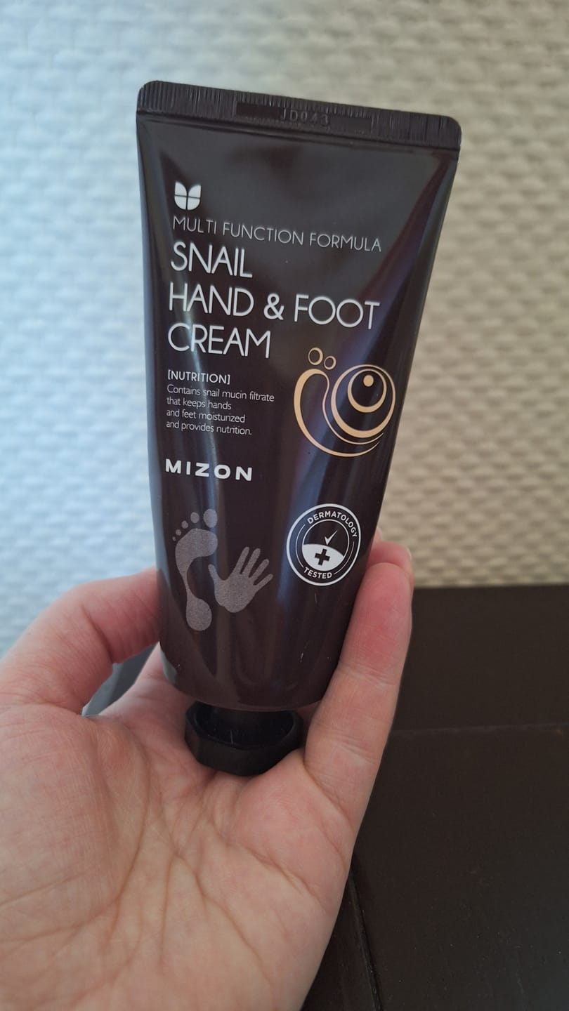 Customer photo review of Krēms priekš rokām un kājām Mizon Hand And Foot Cream