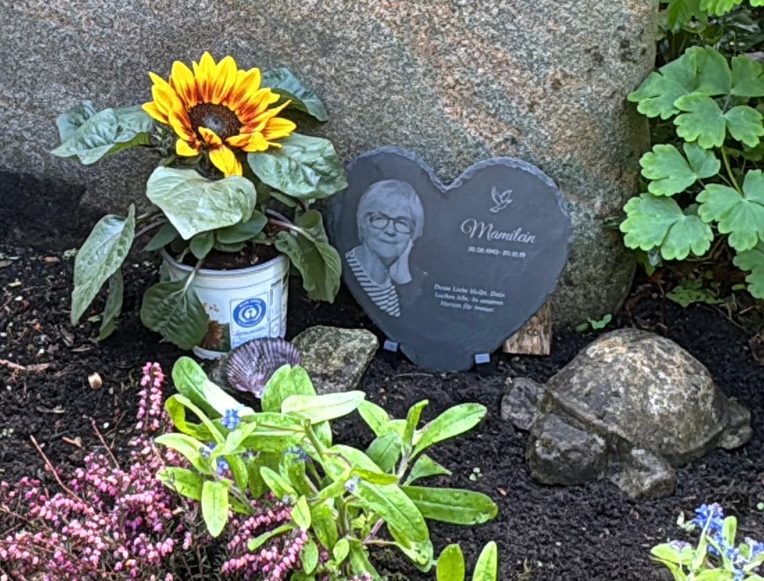 Customer photo review of Liebe hört nicht auf - Personalisiertes Schieferherz als Andenken an geliebte Verstorbene