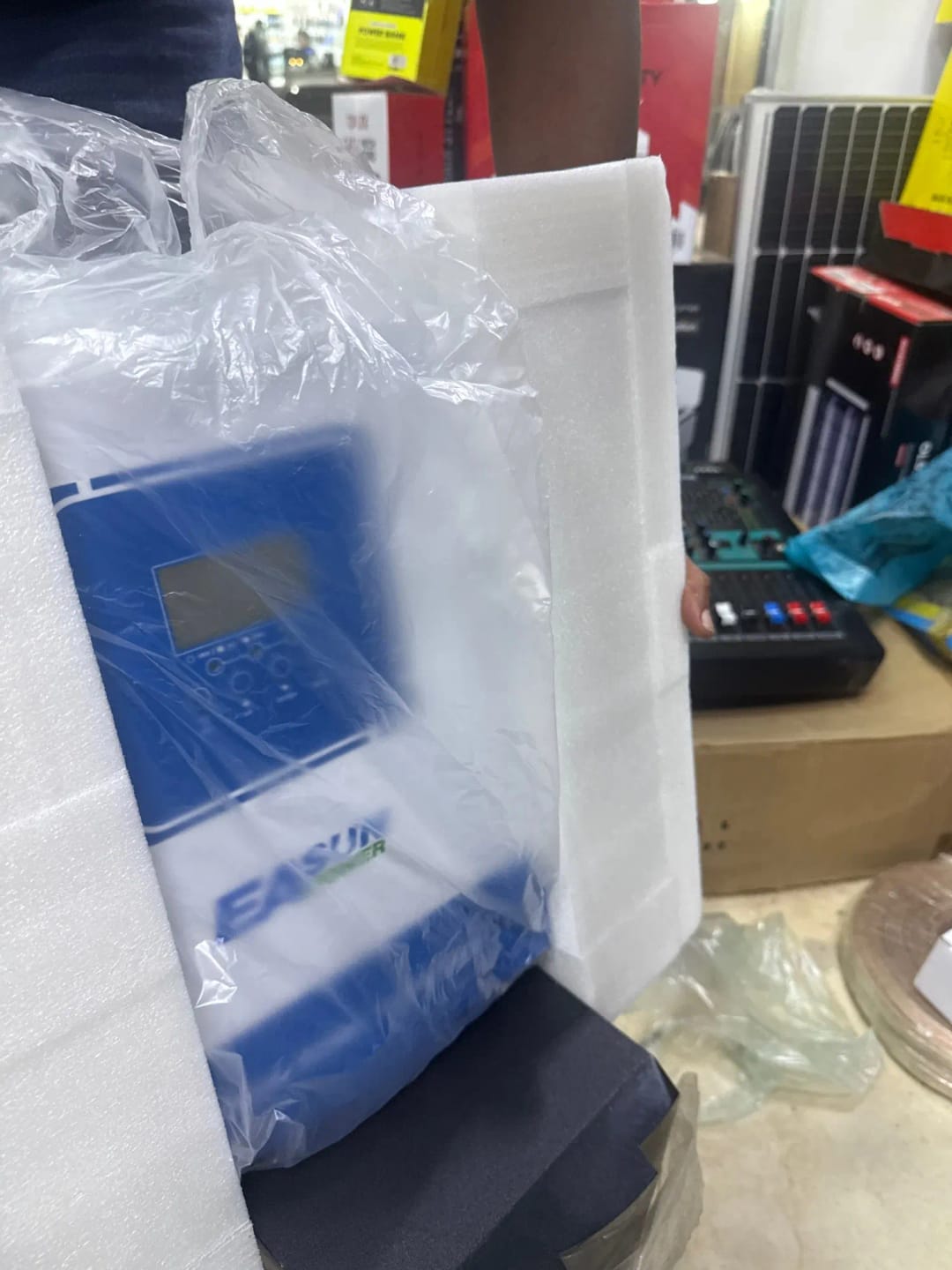 Customer photo review of EasunPower 3.2KW 4KW Solar INVERTER 100A MPPT With WiFi