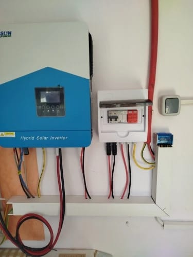 Customer photo review of Easun Power 6.2KW Solar Inverter 120A MPPT Solar Controller Built -in WiFi