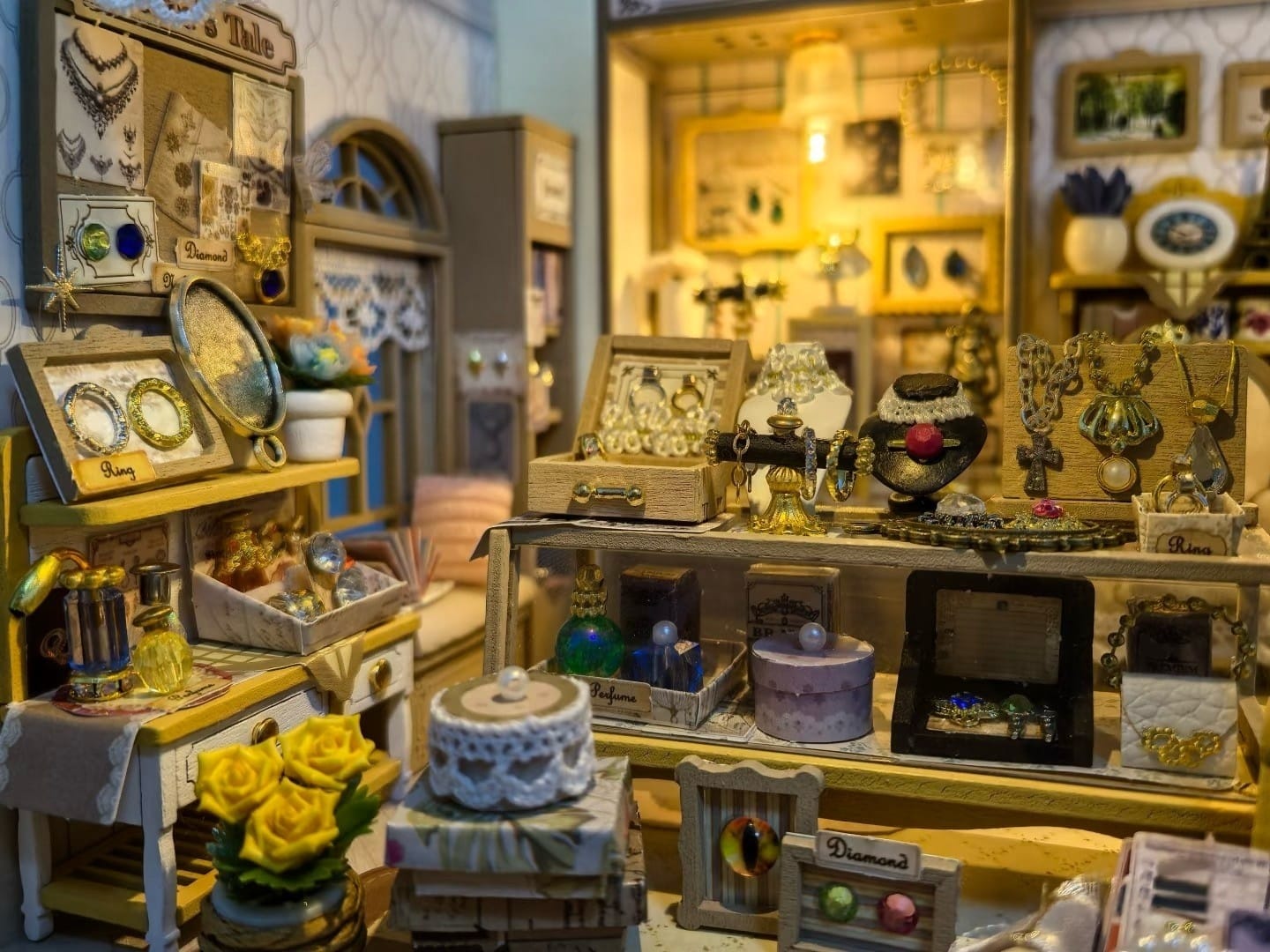 Customer photo review of Vitrine's Tale